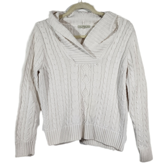 Pria Woman Sweaters - Pria Woman White V-Neck Pullover Sweater